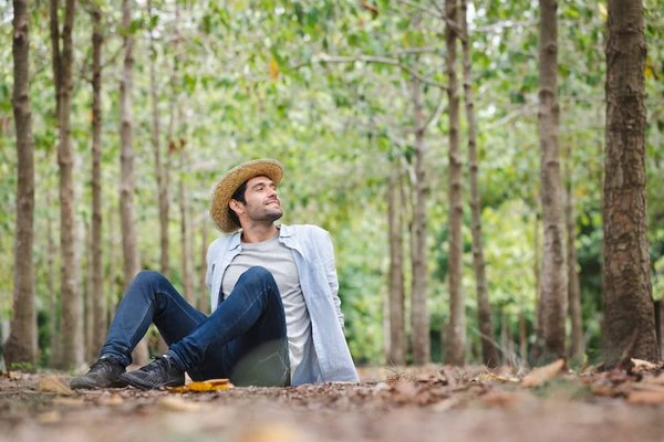 Comment instaurer une atmosphère chaleureuse dans sa chambre grâce à l'éclairage