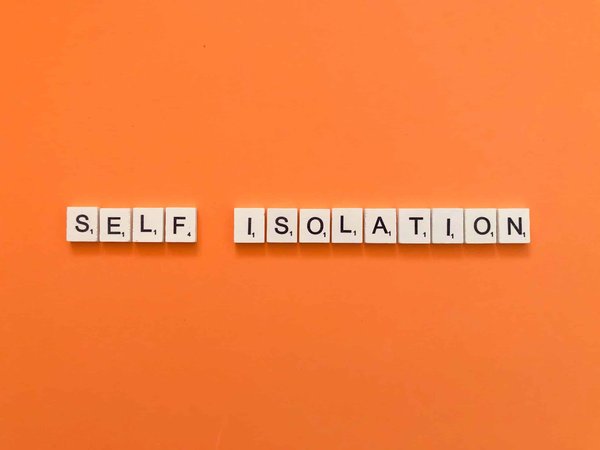 Construire un garage : Les étapes essentielles pour une isolation phonique optimale