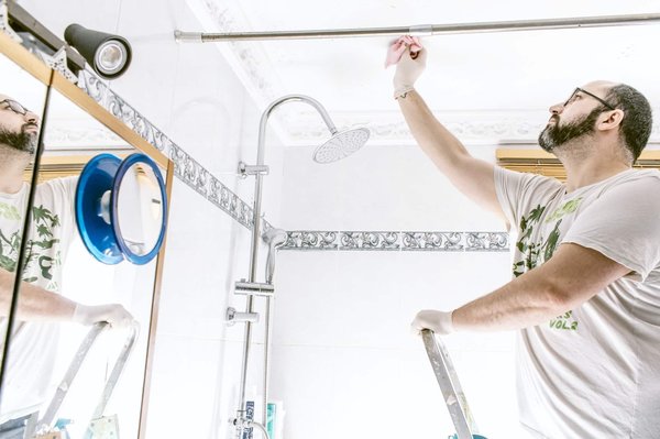 Comment éliminer les moisissures dans une salle de bains ?