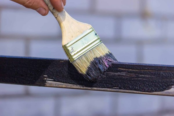 La peinture des toitures : avantages et techniques